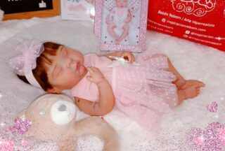 Mía, bebe silicona platino