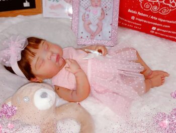 Mía, bebe silicona platino